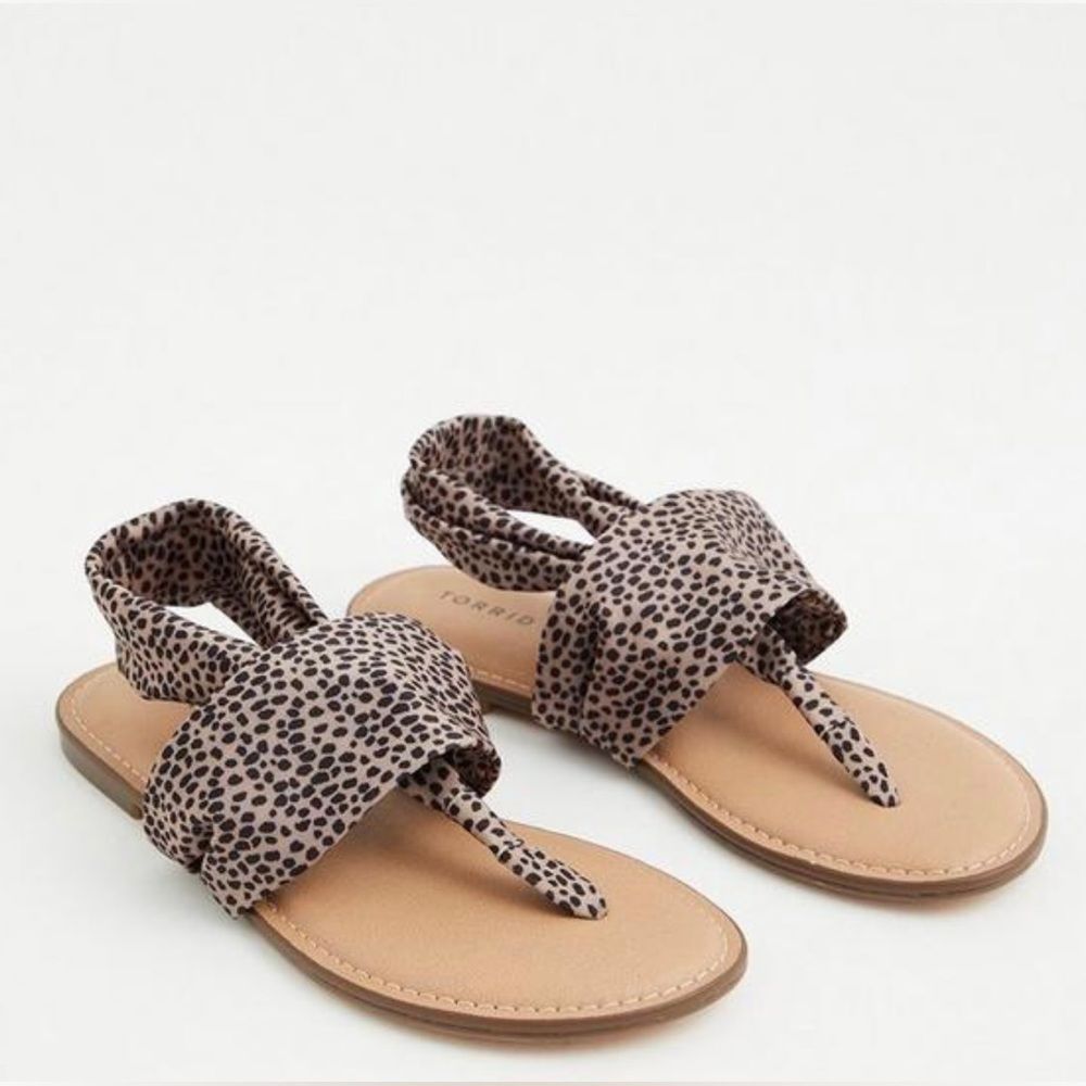 NEW Torrid Cheetah Fabric T-Strap Sandal (WW) Size 12